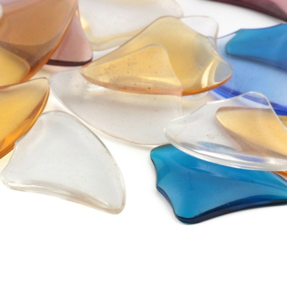 20 pcs. Uranium Cabochon Oval 8*6 mm yellow opal glass with a gold base