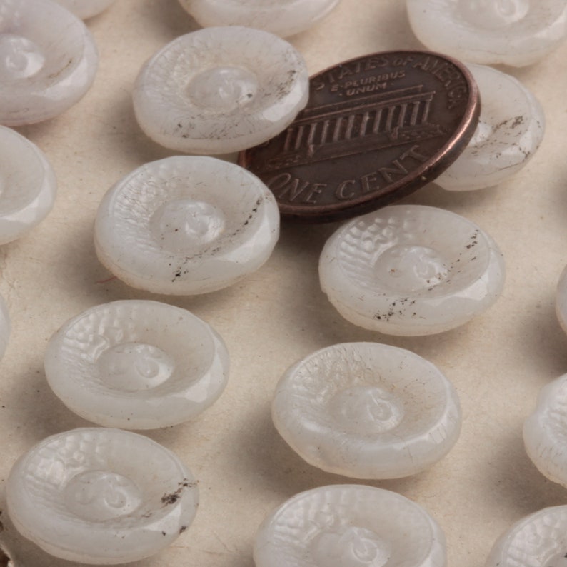 rare vintage Czech 1920/'s imitation fabric semi translucent white round glass buttons 13mm Card 24
