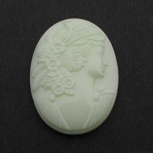 Czech vintage uranium figural cameo glass cabochon 40x30mm
