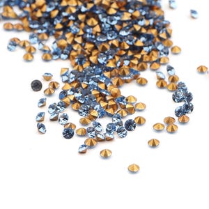 Lotto 1650 pezzi, ss7, 2,1 mm, pietre sfaccettate ceche minuscole blu con retro in lamina, strass, chaton