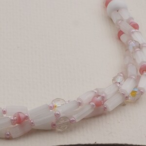Collana vintage ceca da 1 a 4 fili con perline di vetro bicolore rosa atlante satinato AB