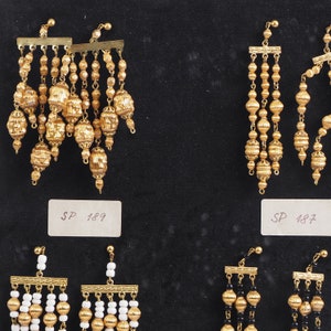 Rari orecchini vintage a bottone Boho con perline di vetro soffiato a mano, rivestiti in oro 24 k, confezione da 4 paia