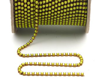 Yellow UV glow fluorescent pearl cup chain raw brass jewelry Preciosa SS12, 1 meter