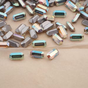 Lot 50 g, 10 x 5 mm Baguettes en cristal de titane AB vintage tchèque Verre taillé Chatons, pierres non serties à facettes, fond pointu, strass