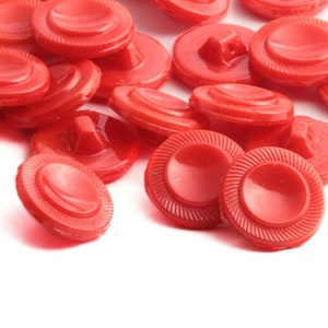 lot 24 pcs, 13 mm Vintage spiral red glass buttons unfinished