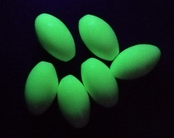 6large Czech vintage oval uranium cream glass beads 22mm