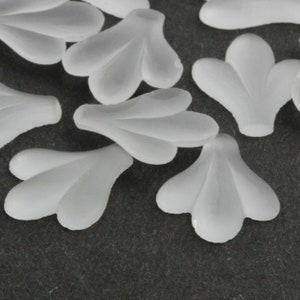 lot 10 Czech vintage Art Deco frost crystal glass trefoil cabochons jewelry elements 21mm