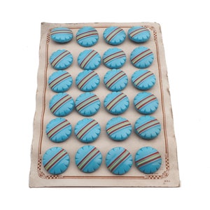 Kaart 24 stuks gestreepte blauwe gecanneleerde glazen knopen 18 mm Tsjechische vintage jaren 1930