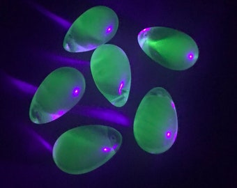 lot 6pcs, Vintage Czech uranium green glass pendant grape Chandelier fruit lamp prism teardrop beads 24/25mm