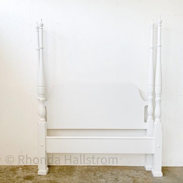 White Queen Size Bed Frame\Farmhouse Bed Frame\Chalk Painted Furniture\Wood Headboard\Foot board\Shabby Chic Decor