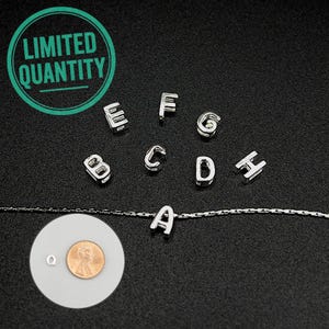 Dije de alfabeto en plata 925 hipoalergénica, delicado abalorio con letra inicial para hacer joyas, colgantes con letras huecas para joyas personalizadas