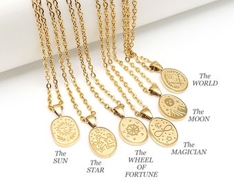 Collar con colgante de carta del tarot PVD de oro de 18 quilates, moneda de los Arcanos Mayores Celestiales de acero inoxidable 304, joyería talismán místico del sol, la luna y la estrella (1 pieza)