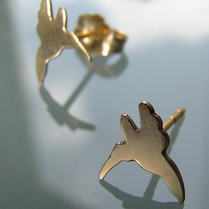 Gold stud earrings, cartilage earring, bird, Hummingbird earrings, Tragus, Helix, 14 karat solid gold, Minimalist , nose stud, ear pin