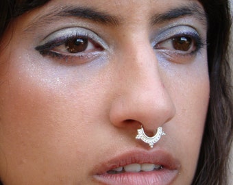 Nefertiti- Septum, tribales Septum, Tribal-Piercing, Boho Septum, Silberner Nasenring, indischer Nasenring, Helix, Nase, Tragus, großer Nasenring