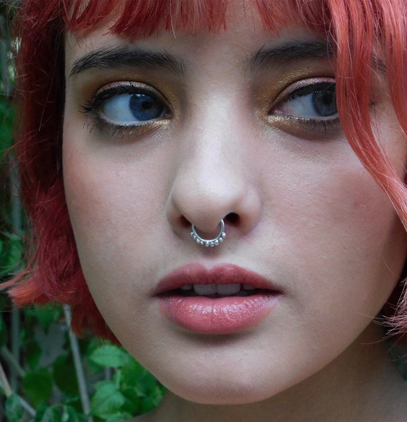 A Guide to Nose Piercing Jewellery: Types, Styles, and Care