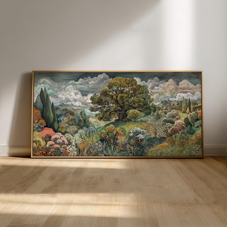 Puede incluir: Pintura de paisaje enmarcada con un marco dorado, que representa un gran &aacute;rbol en un campo, rodeado de &aacute;rboles y arbustos. La obra de arte muestra un cielo nublado. La pintura se exhibe sobre un suelo de madera.