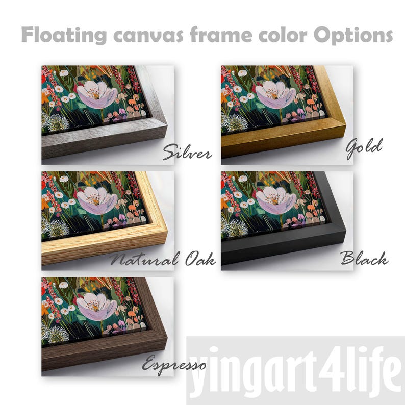 Puede incluir: Cinco opciones de color para marcos flotantes de lienzo etiquetadas como Silver, Gold, Natural Oak, Black y Espresso. Cada marco muestra una impresi&oacute;n de arte floral con una flor rosa claro, tallos naranjas y flores blancas sobre fondo verde.