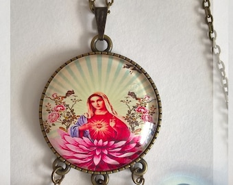 cabochon pendant necklace "heart of Mary"