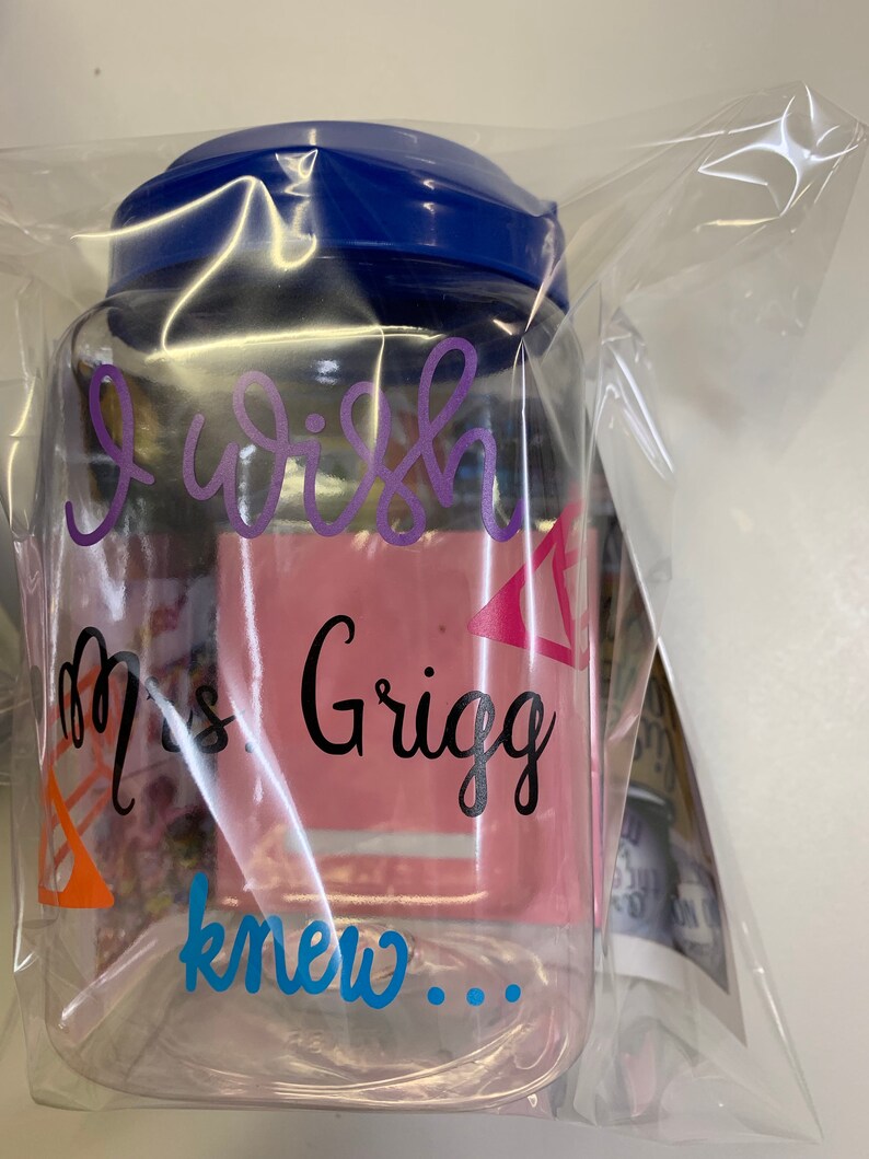 students write their thoughts on a note and place it in the jar for their teacher Classroom jar Personalised I wish my teacher knew...