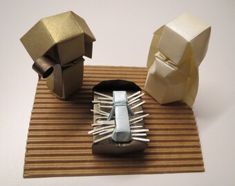 Handmade Nativity scene all in origami, very original with a base for easy transportation. Perfect for collectors!