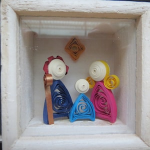 Bellissimo presepe quilling fatto a mano in quilling, miniatura con propria scatola di legno che può essere lasciata aperta o chiusa!