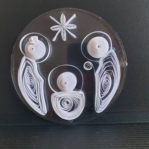 Crèche piquante unique et spéciale sur un cercle acrylique transparent !