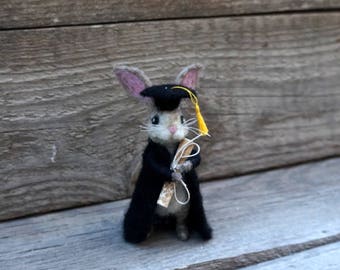 Graduation Bunny Gift - Needle Felted Rabbit with Diploma & Cap - Class of 2026 Scholar -Cake Topper -Keepsake
