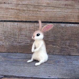 White rabbit Easter bunny Needle Felted bunny Wool rabbit Figurine Tini hare Easter gift Bunny figurine Felted animal Dollhouse miniature