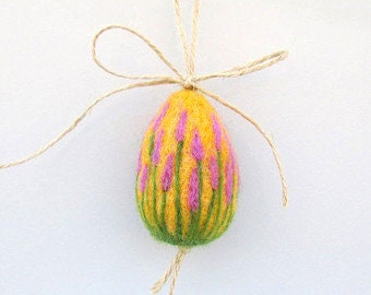 Needle Felted Egg Easter egg Lavender egg  Easter accent Colorful Spring Decor Purple accent Mom gift Homemade Decor Gift idea Cute wool