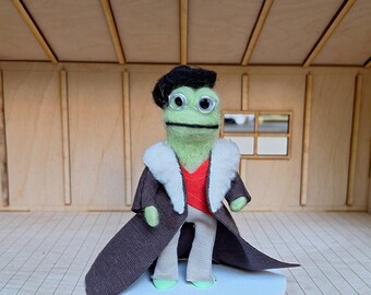 Doc Bullfrog Needle Felted Miniature | Emmet Otter's Jug-band
