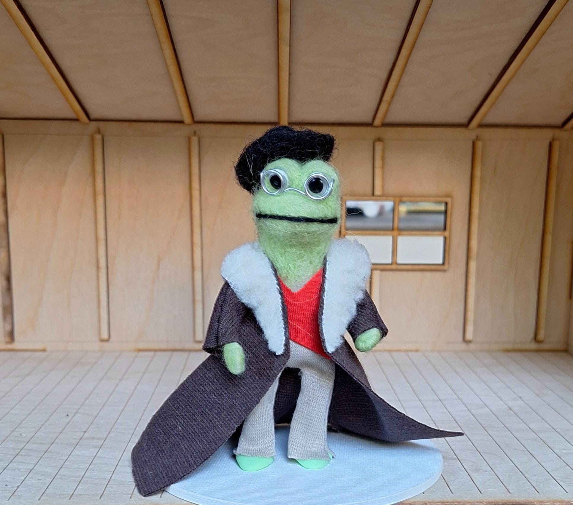 Doc Bullfrog Miniature Sculpture | Needle Felted Jug Band