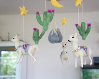 Móvil infantil de llama y cactus - Decoración de habitación infantil de lana ecológica - Tema de aventura en el desierto
