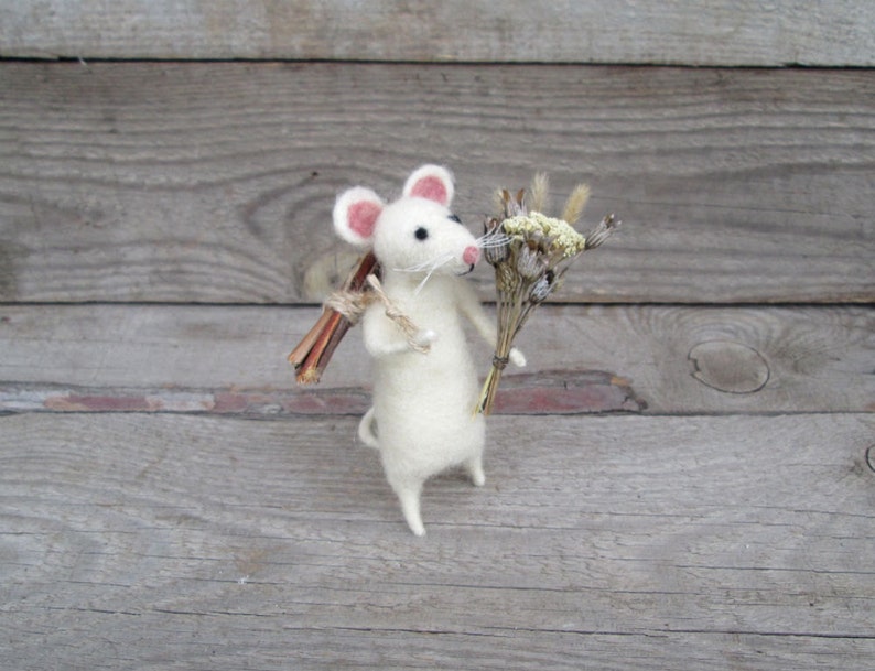 Felted Rat with holds and bouquet of field flowers Wool mouse White Mouse Organic Gift Autumn Decor Animal felted Doll house Felt Woodland image 4