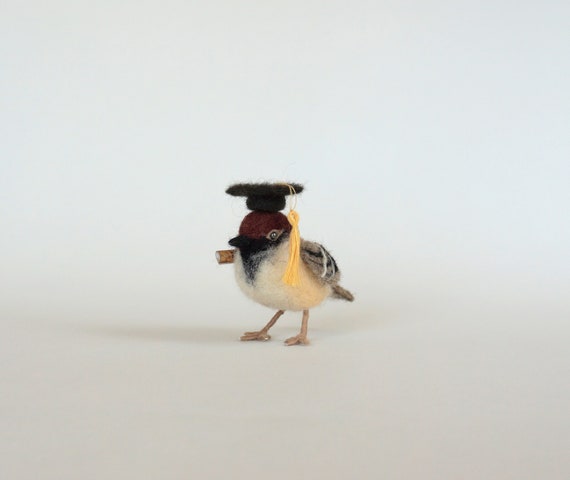 Graduation sparrow College Gift Graduation present Gift for graduate Graduation class College learning Graduation toy Needle felt sparrow