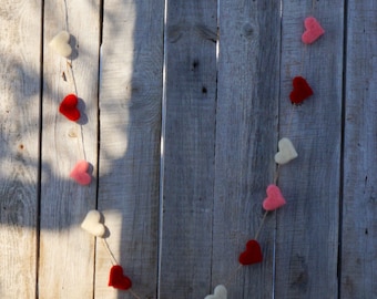 Valentine felt garland Pink White red banner Felt heart Garland Rustic decor Woolen décor Summer Wedding Garland Childrens room Baby Shower