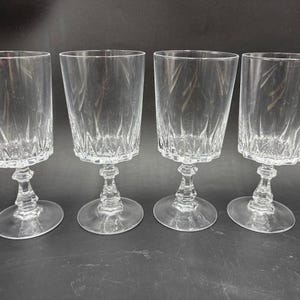 Vintage Wine Glasses - Wine Glasses - Vintage Wine Goblets - Wine Goblets - Set of 4 - French Wine Glasses - French Barware - Crystal Goblet