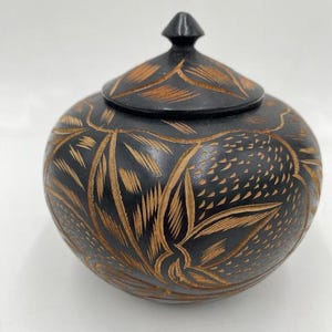 Vintage Etched Wood Bowl - Etched Wood Bowl - Vintage Wood Bowl - Wood Bowl - Wood Bowl with Lid - Round Wood Box - Lidded Box - Catch All