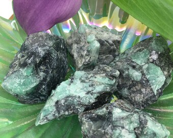 Emerald Natural - Stone Of Successful Love, Truths, Mental Clarity, Activate Heart Chakra
