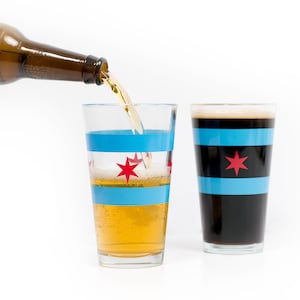Chicago Flag Pint Glass / 16 oz made in usa glass, Chicago gift, Chicago keepsake