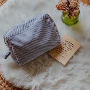 Toiletry bag - Makeup bag - Travel pouch - Velvet and cotton