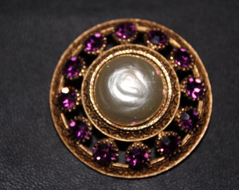 Impressive Vintage Large Round Costume Brooch by ”Sphinx” - faux pearl and facetted amethyst paste stones set in gilt