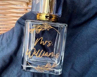 Custom name engraved perfume bottle (50ml) | bridesmaid proposal gift | wedding guest favor | wedding party gift | MOH | MOG | MOB gift