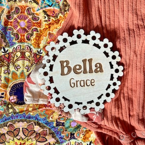 Retro Daisy Chain Name Sign | Small Wooden Name Sign | Baby Name Announcement | Birth Announcement Sign | Custom Floral Name Sign