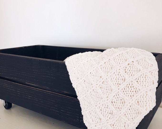 Wood crate/Storage crate/Crate/Wood storage box/Storage bin/Under bed storage/Wood box on casters