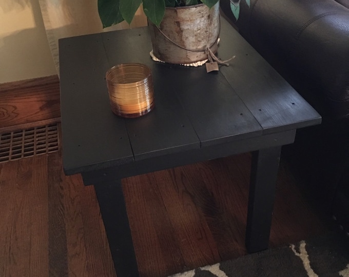 Side table/Coffee table/Table/Wood table/Farmhouse table