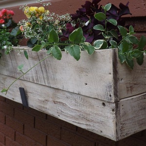 Wood planter box/Wood window box/Outdoor flower box