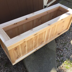 Cedar planter box/Patio planter/Outdoor garden box