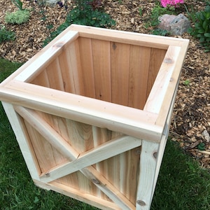 Cedar planter box/Planter/Wood planter/Cedar box/Outdoor wood planter/Outdoor garden box/Patio box/Christmas tree base