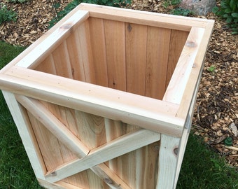 Cedar planter box/Planter/Wood planter/Cedar box/Outdoor wood planter/Outdoor garden box/Patio box/Christmas tree base
