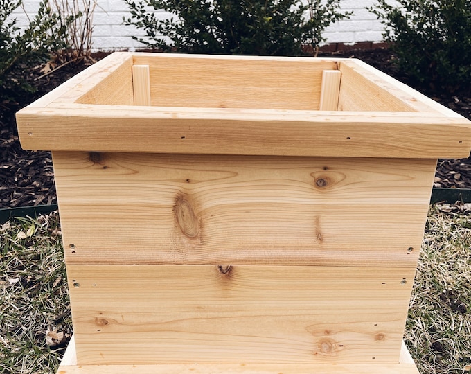 Cedar wood planter/outdoor planter/planter/garden box/planter boxes